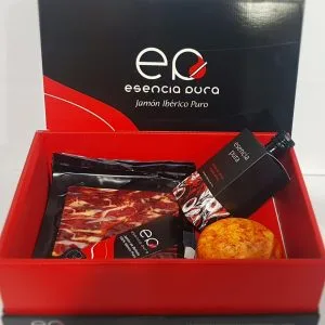 Paleta de Bellota Ibérica 50% Raza Ibérica (1Kg), Queso Artesano curado (1Kg) y una Botella de Aceite de Oliva Virgen Extra